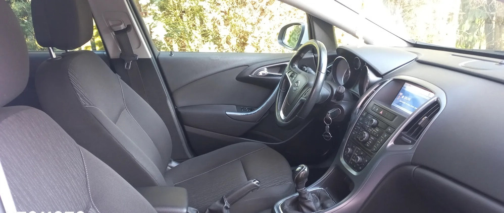 Opel Astra cena 20000 przebieg: 281000, rok produkcji 2013 z Gościno małe 106
